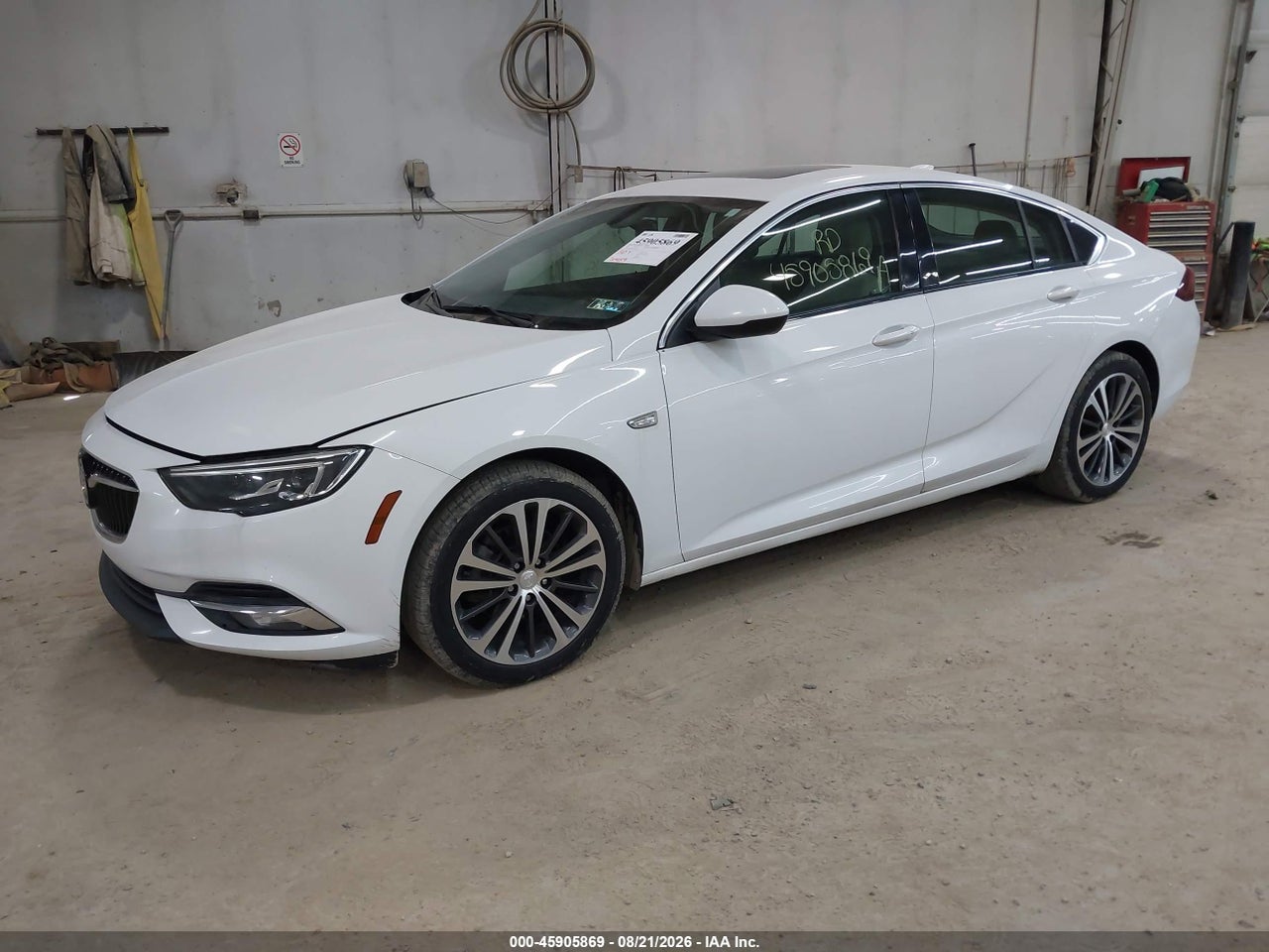 2018 BUICK REGAL SPORTBACK PREFERRED II · 2/11