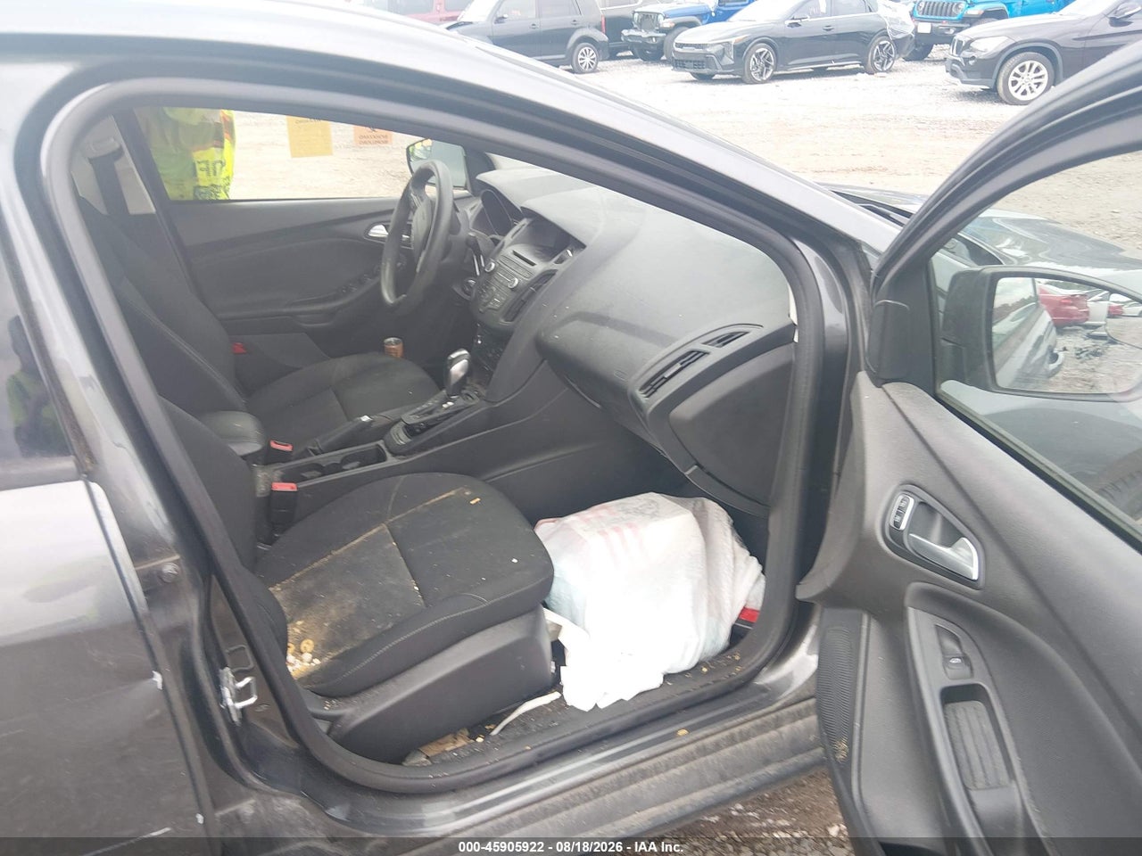 2016 FORD FOCUS SE · 5/11