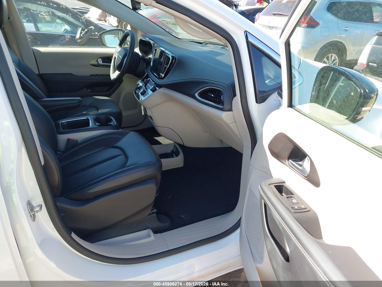 2024 CHRYSLER PACIFICA HYBRID SELECT · 5/11