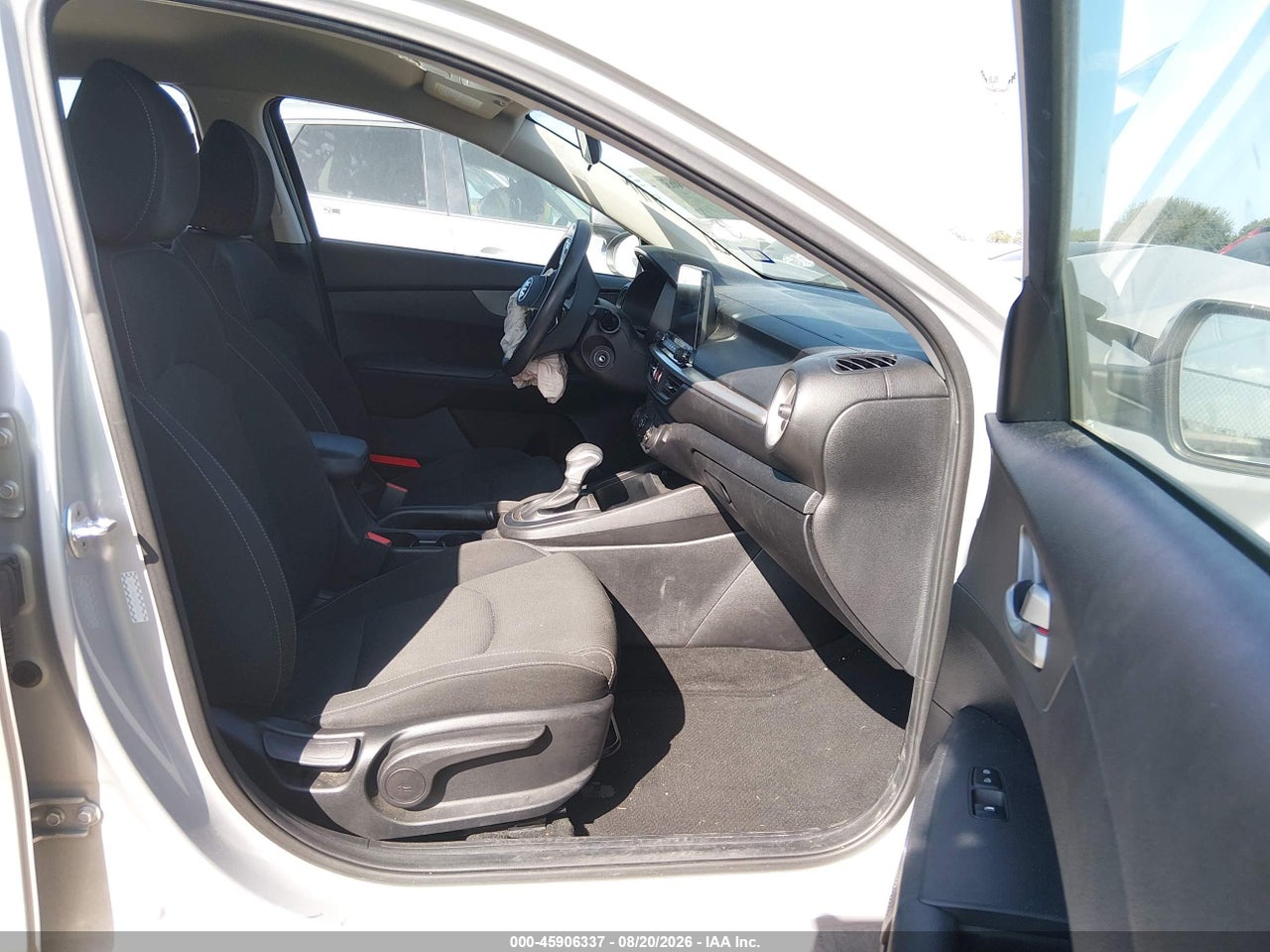 2021 KIA FORTE LXS · 5/10