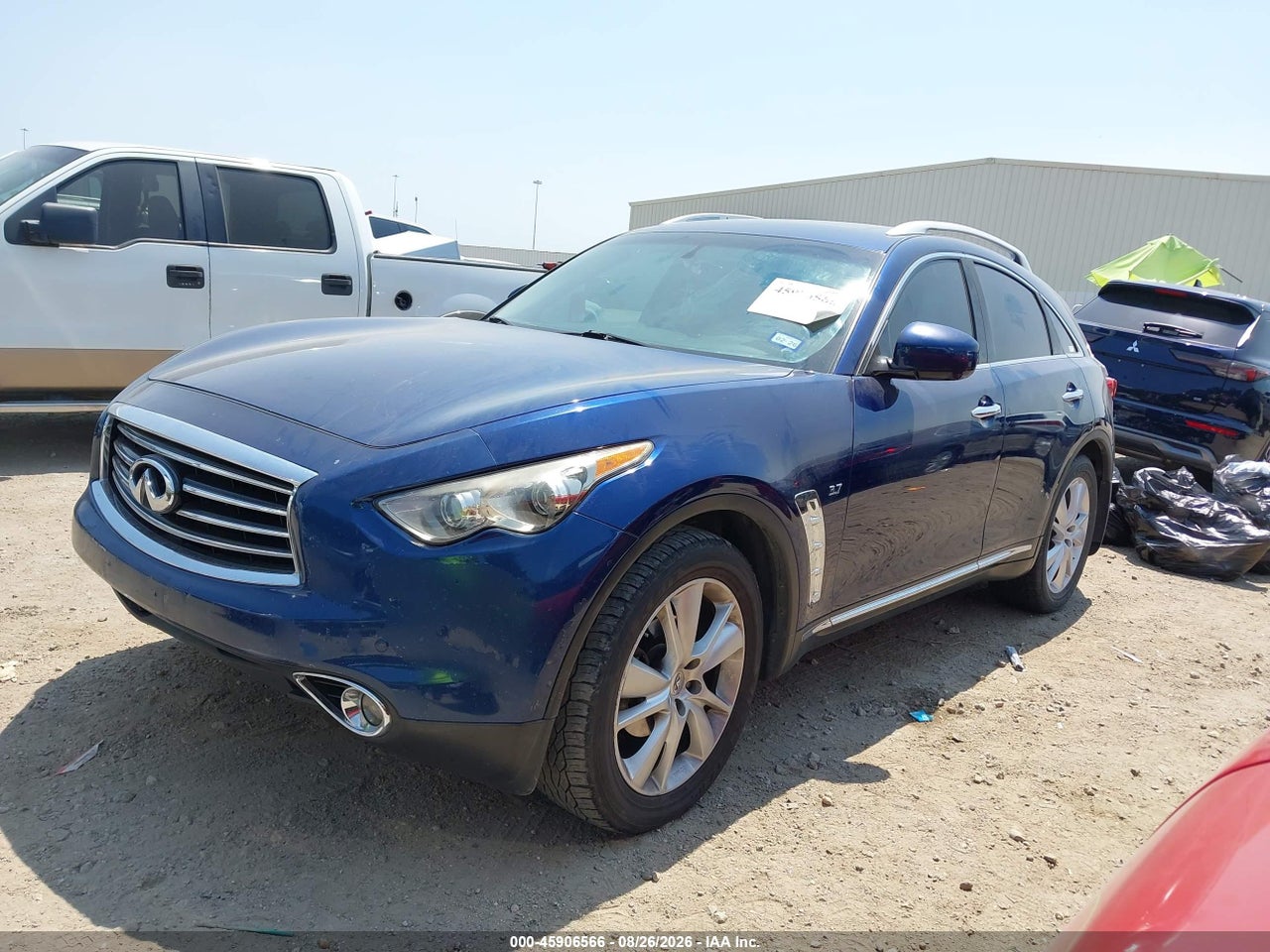 2015 INFINITI QX70 · 2/10
