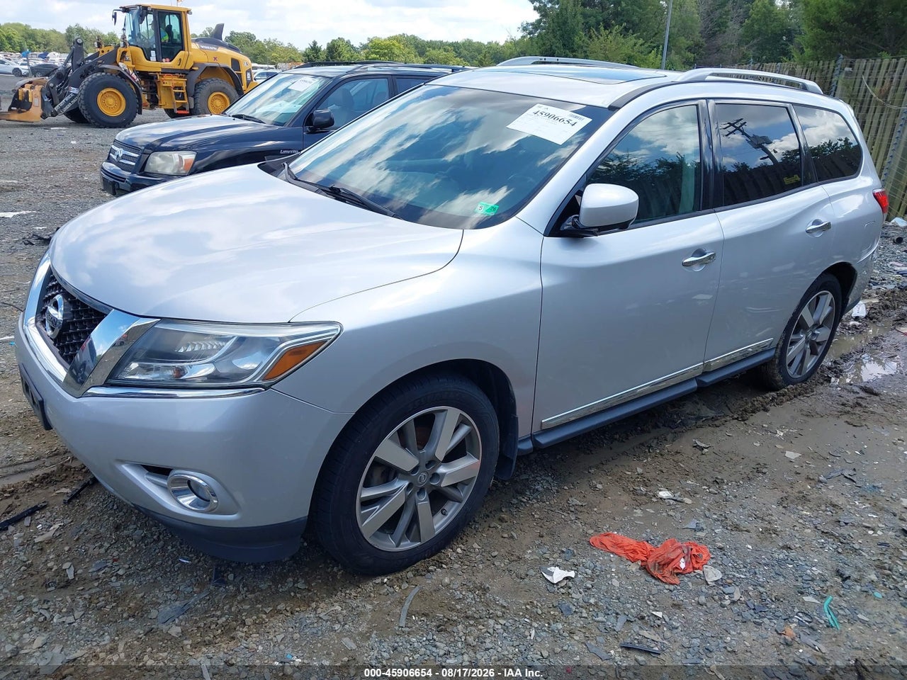 2013 NISSAN PATHFINDER PLATINUM · 2/11