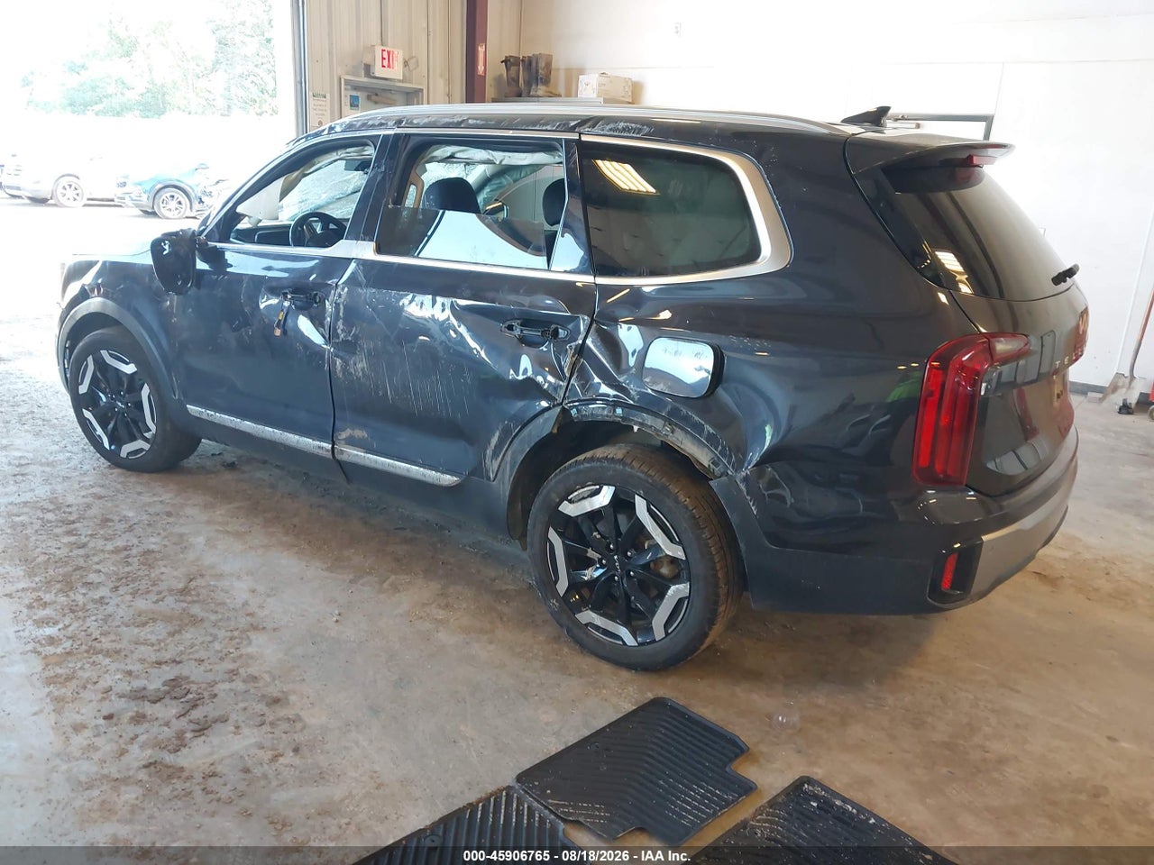 2025 KIA TELLURIDE S · 3/10