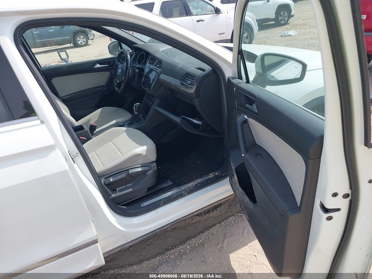 2018 VOLKSWAGEN TIGUAN 2.0T SE/2.0T SEL · 5/11