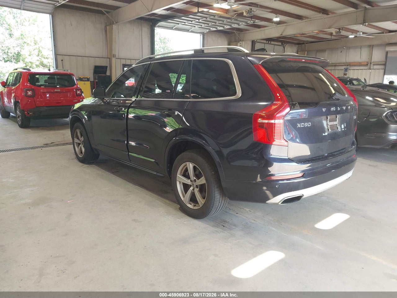 2016 VOLVO XC90 T5 MOMENTUM · 3/11