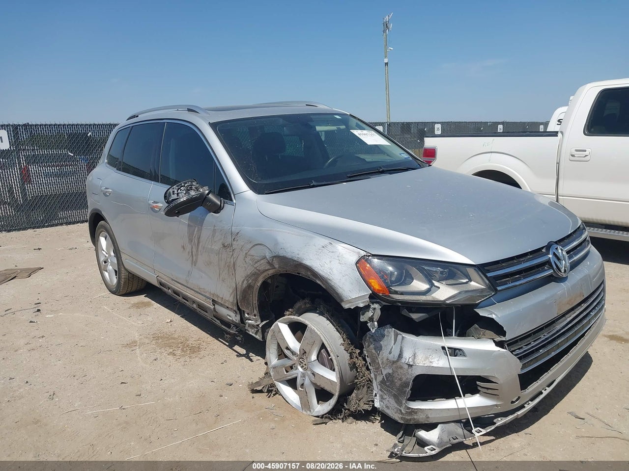 2012 VOLKSWAGEN TOUAREG VR6 LUX