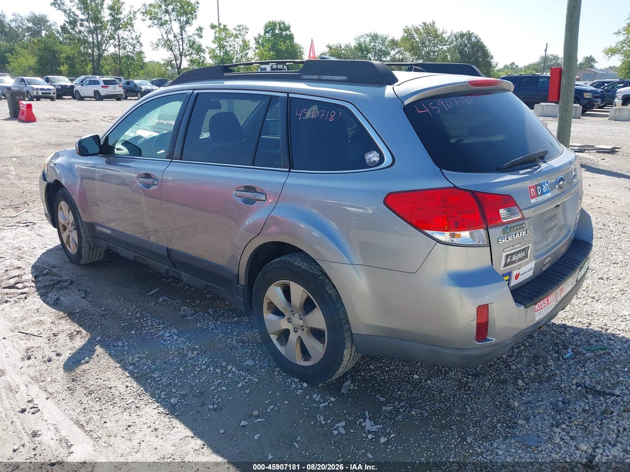 2010 SUBARU OUTBACK 2.5I PREMIUM · 3/11