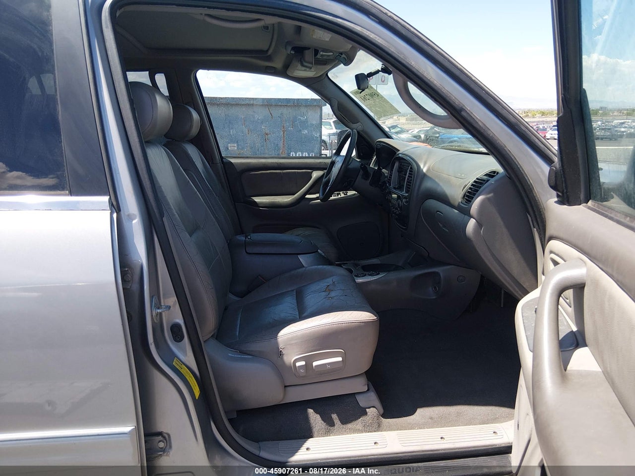 2001 TOYOTA SEQUOIA LIMITED V8 · 5/11
