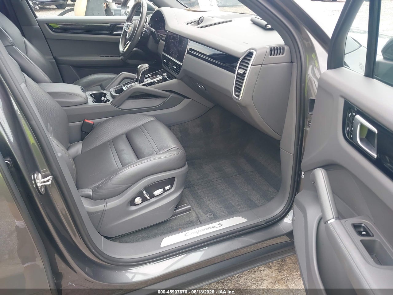 2019 PORSCHE CAYENNE S · 5/11
