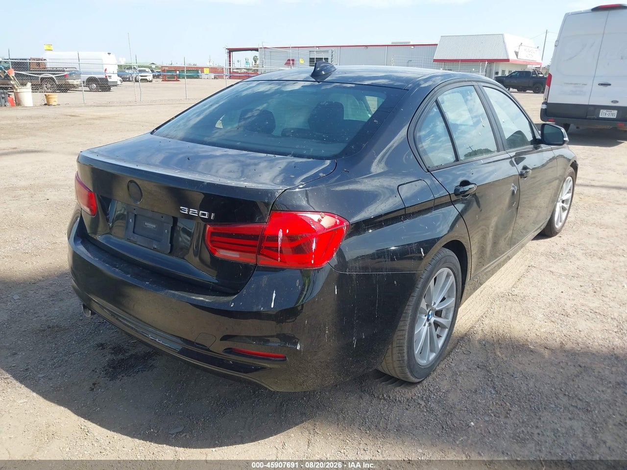 2018 BMW 320I · 4/10