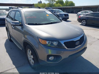 5XYKTCA60DG****** · 2013 KIA SORENTO LX