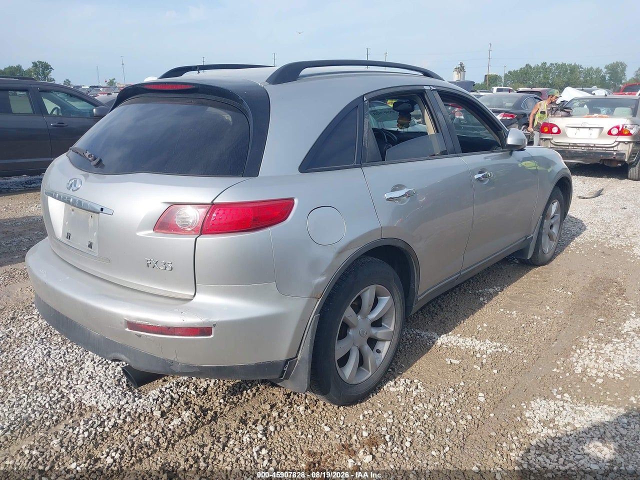 2004 INFINITI FX35 · 4/11