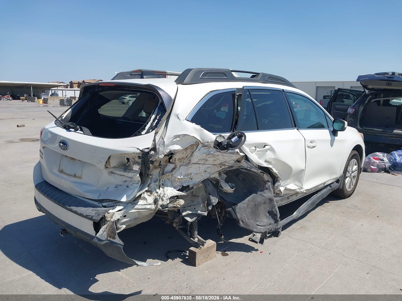 2016 SUBARU OUTBACK 2.5I PREMIUM · 4/10