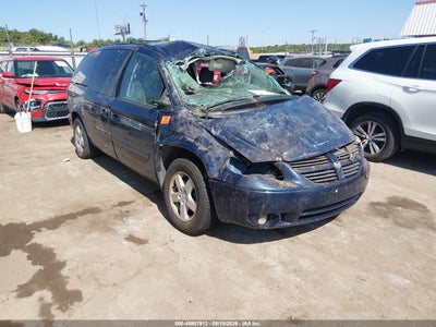2D4GP44L05R****** · 2005 DODGE GRAND CARAVAN SXT