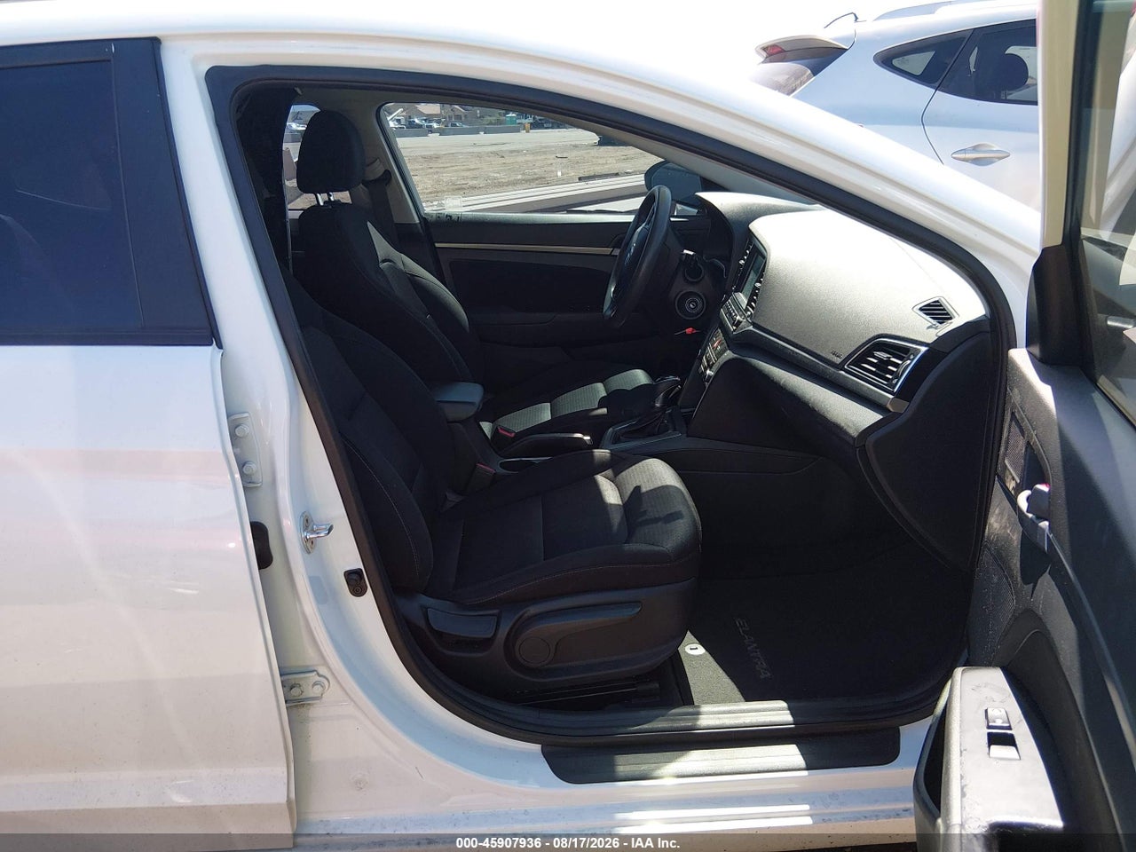 2018 HYUNDAI ELANTRA SEL · 5/11