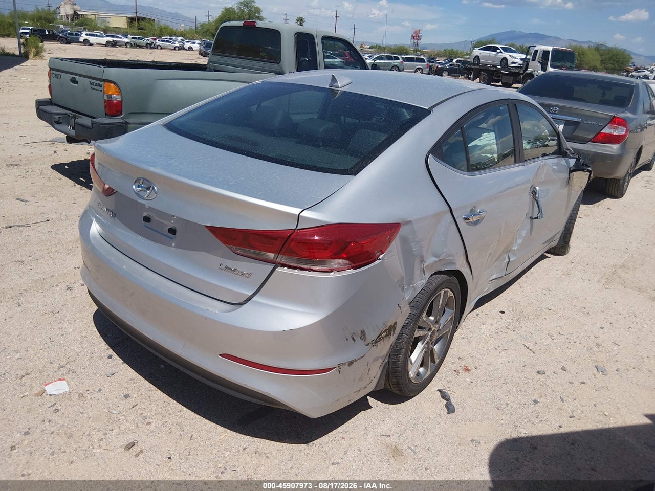 2017 HYUNDAI ELANTRA LIMITED · 4/10