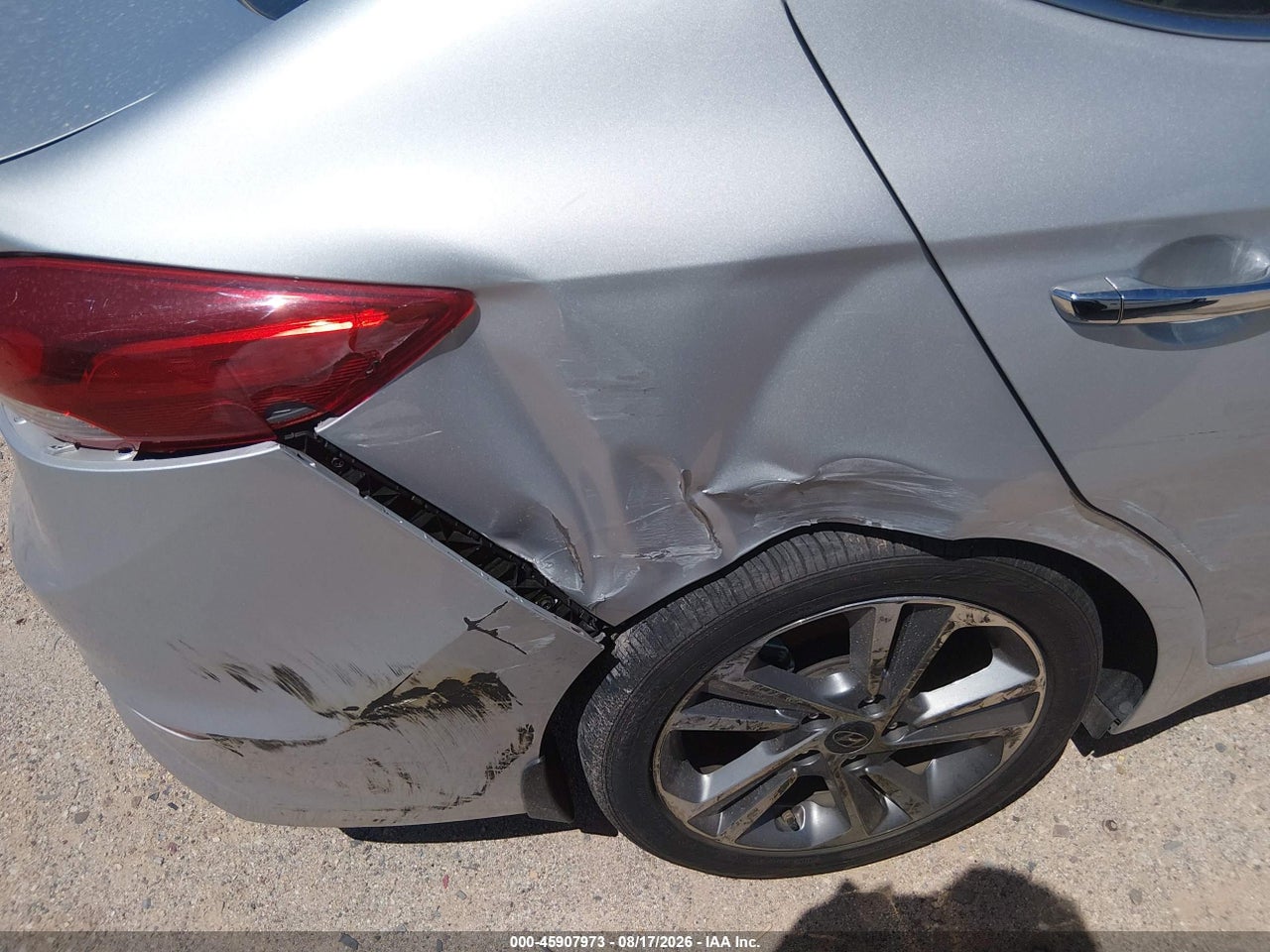 2017 HYUNDAI ELANTRA LIMITED · 6/10