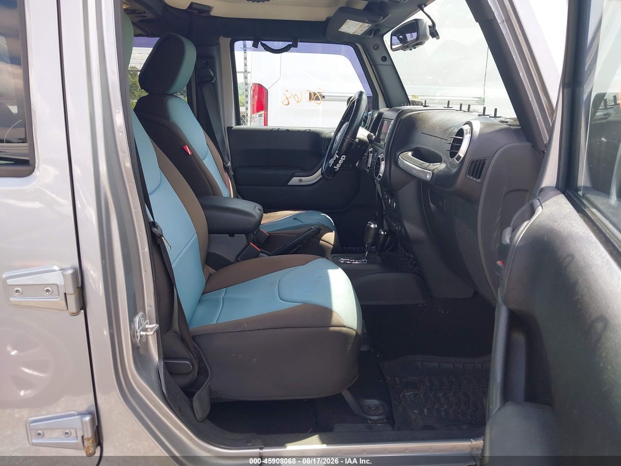 2015 JEEP WRANGLER UNLIMITED SAHARA · 5/11