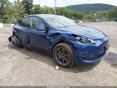 7SAYGDED9RF****** · 2024 TESLA MODEL Y LONG RANGE SINGLE MOTOR REAR-WHEEL DRIVE/RWD