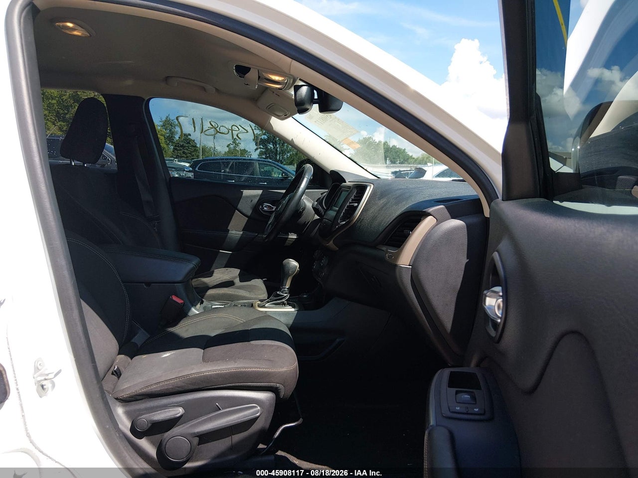 2016 JEEP CHEROKEE LATITUDE · 5/11
