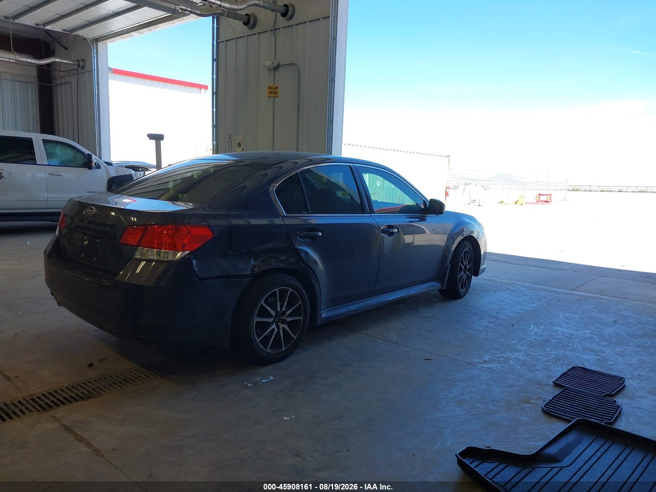 2011 SUBARU LEGACY 2.5I PREMIUM · 4/11