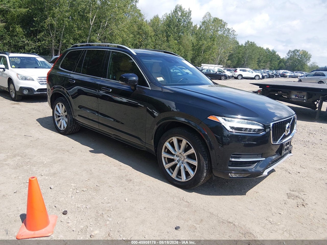 YV4A22PK2G1****** · 2016 VOLVO XC90 T6 MOMENTUM
