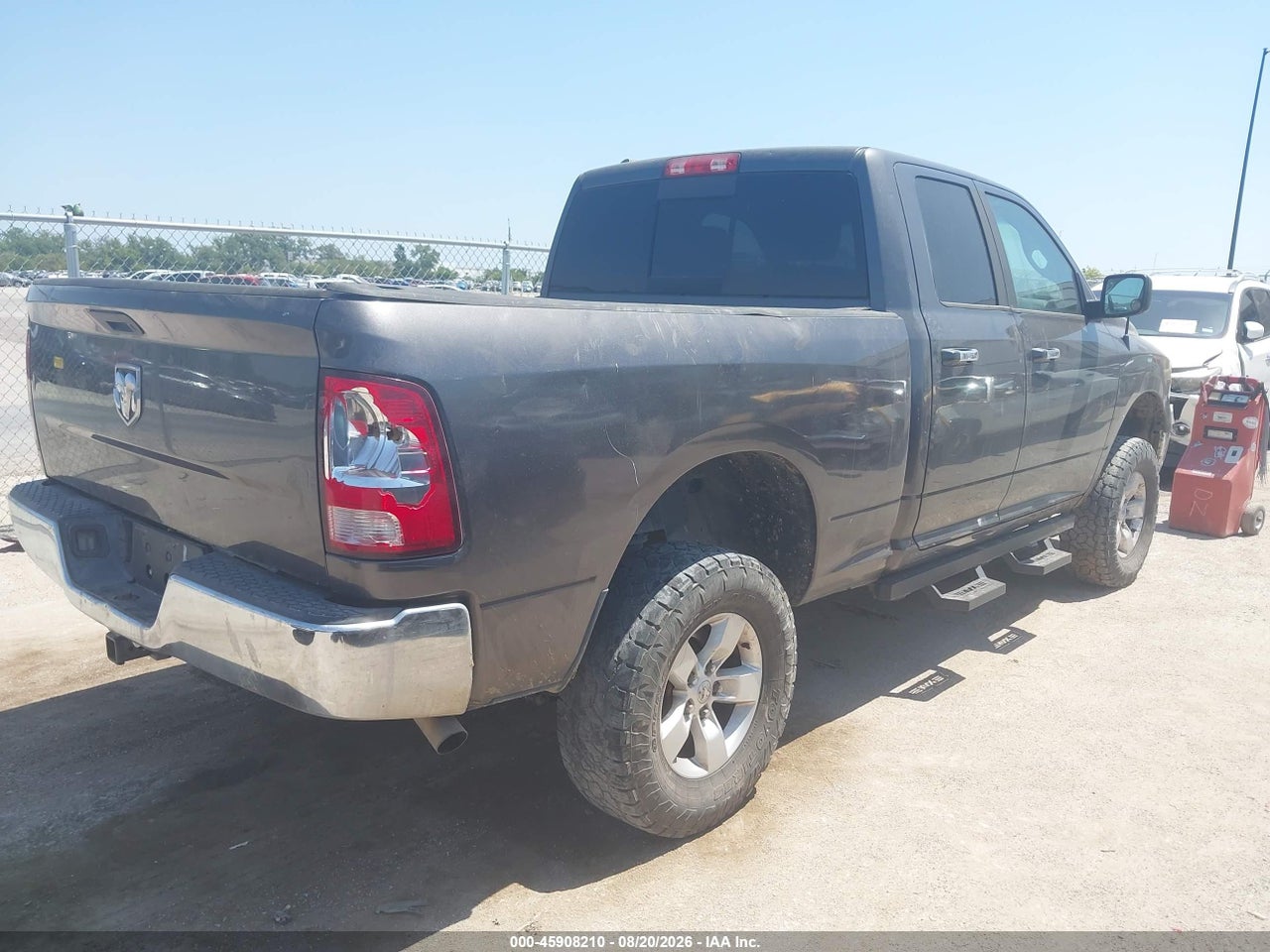 2015 RAM 1500 SLT · 4/10