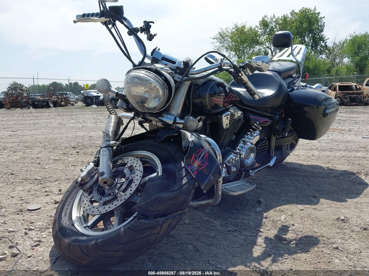 2015 YAMAHA XVS1300 CT/CTB · 2/11