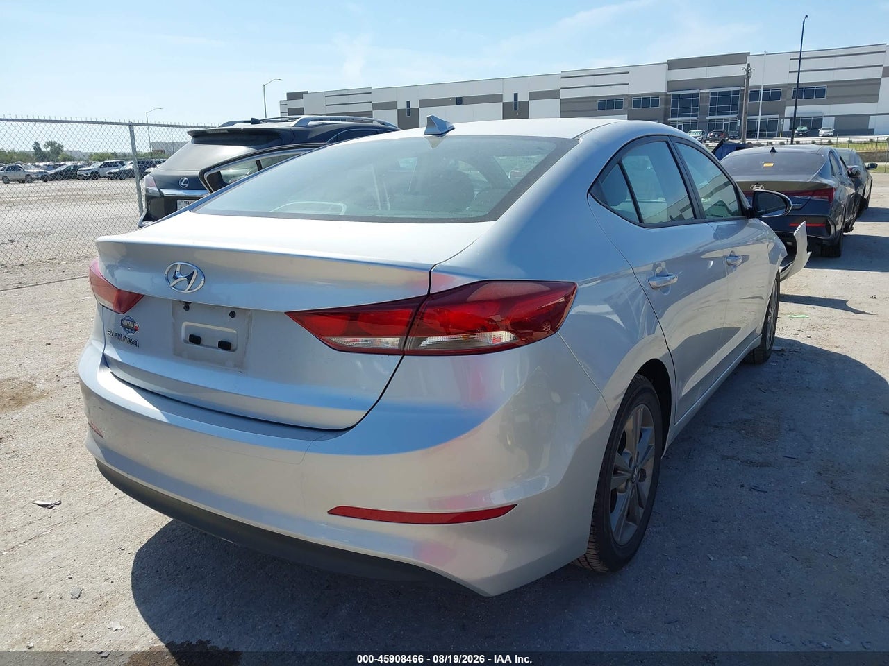 2018 HYUNDAI ELANTRA SEL · 4/11