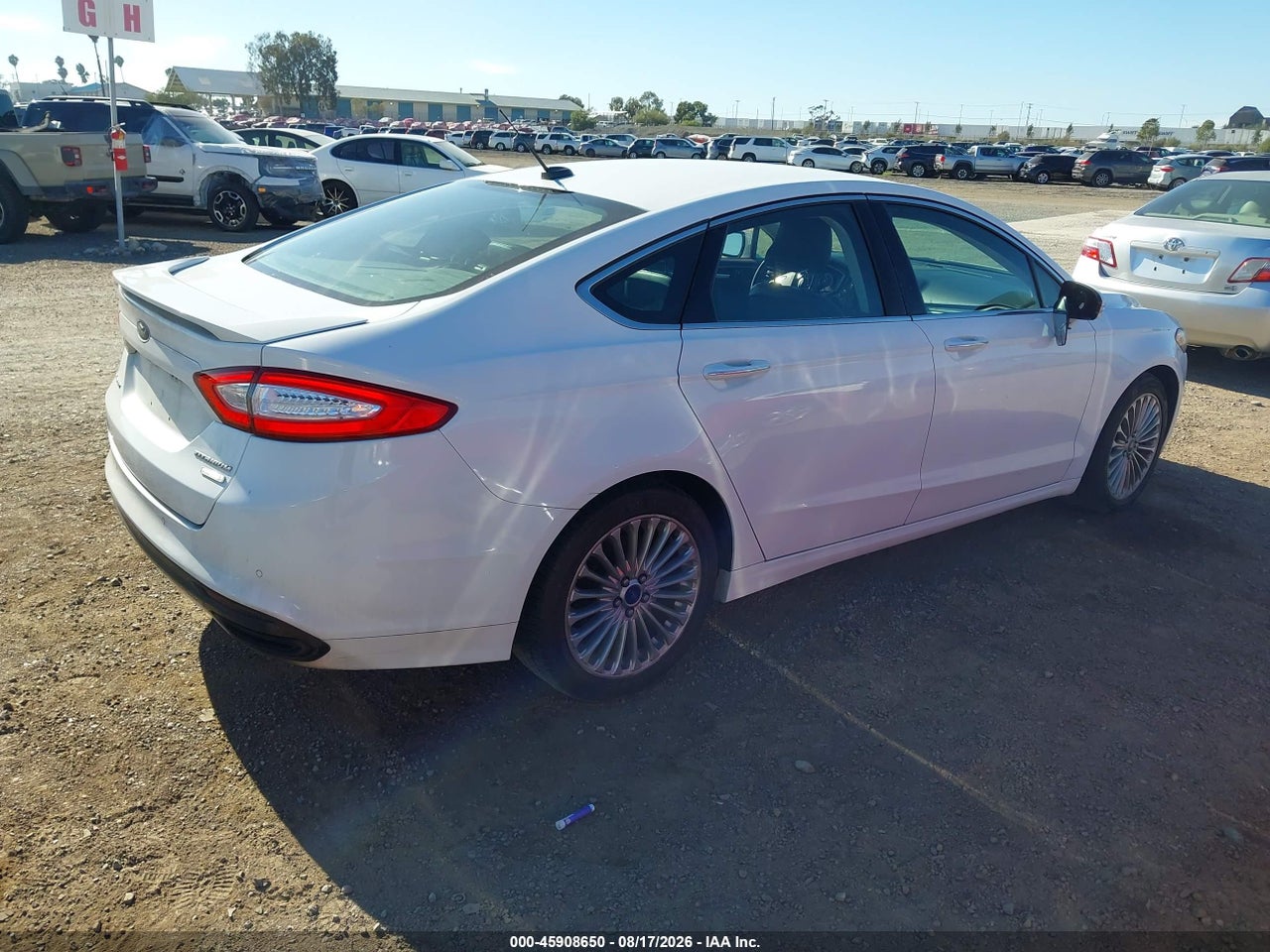 2016 FORD FUSION TITANIUM · 4/11