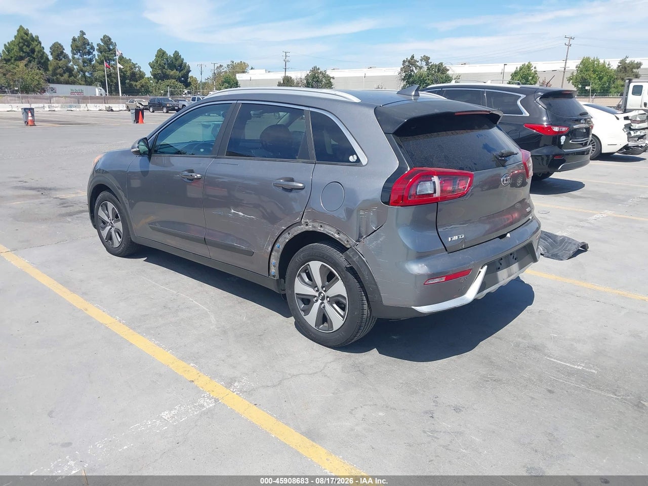 2017 KIA NIRO EX · 3/11
