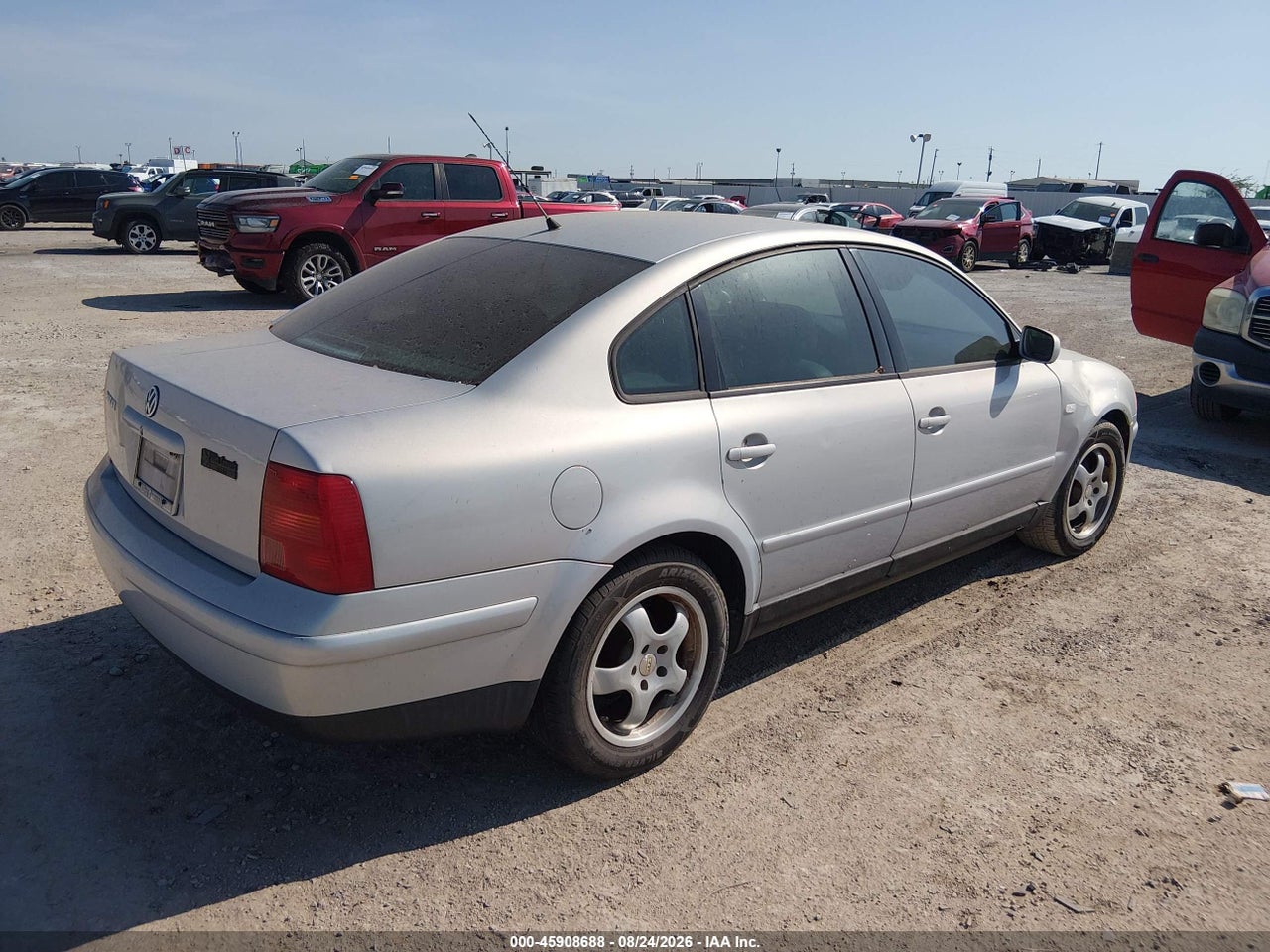 2001 VOLKSWAGEN PASSAT GLS · 4/11