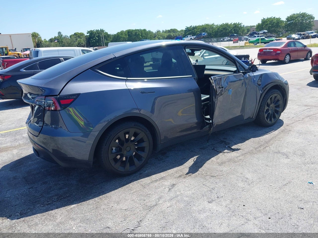 2023 TESLA MODEL Y RWD · 4/10