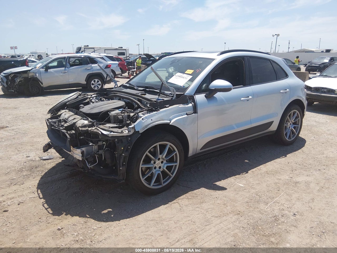 2018 PORSCHE MACAN   · 2/11