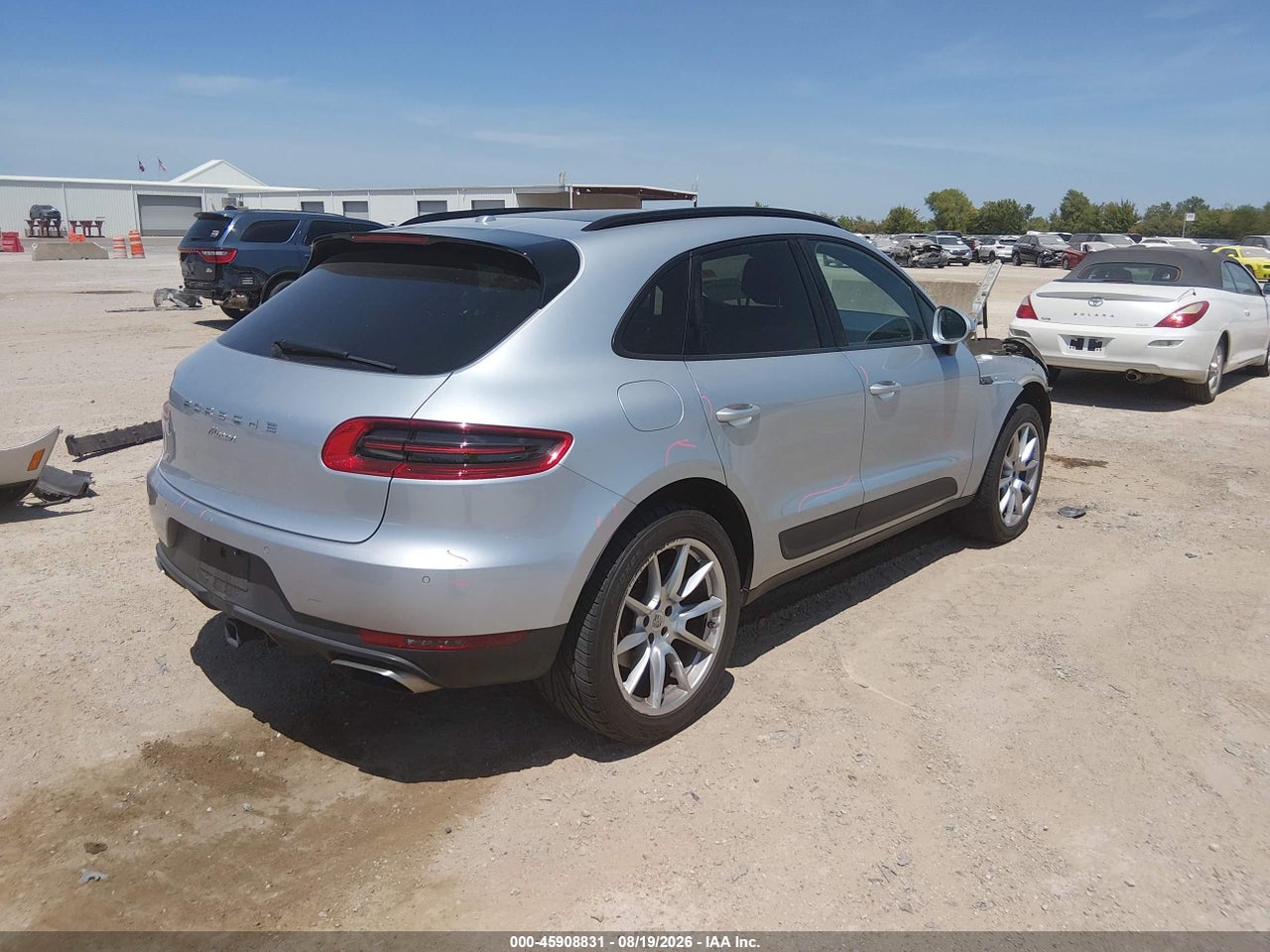 2018 PORSCHE MACAN   · 4/11