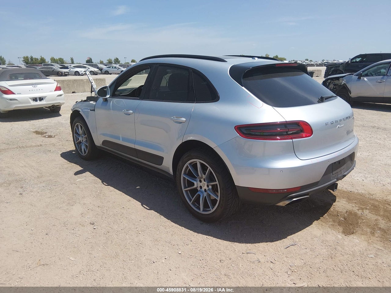 2018 PORSCHE MACAN   · 3/11