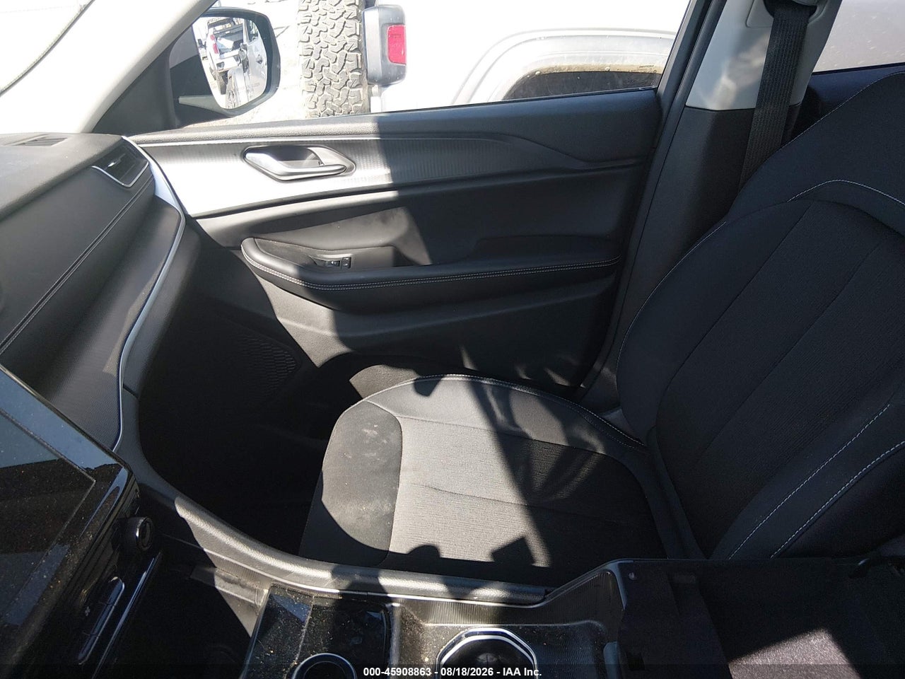 2023 JEEP GRAND CHEROKEE L LAREDO 4X4 · 5/10