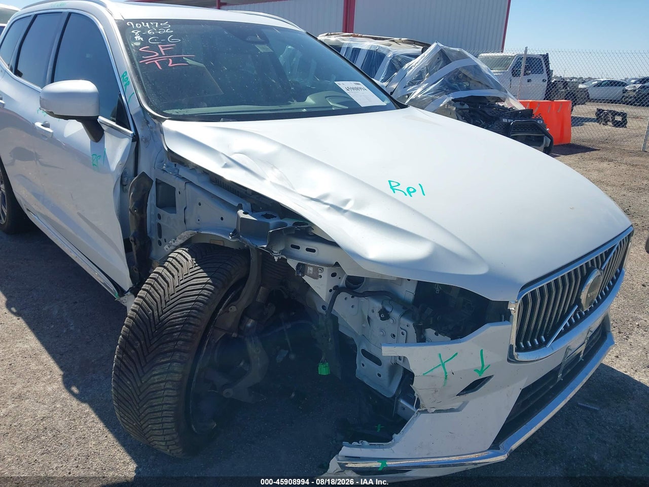 2023 VOLVO XC60 B5 ULTIMATE BRIGHT THEME · 6/11