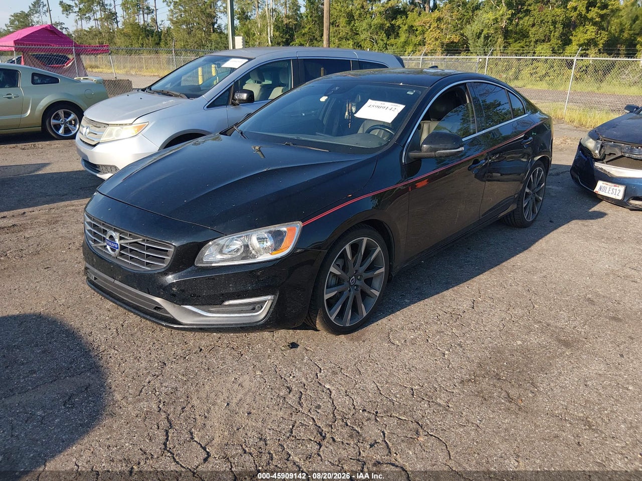 2015 VOLVO S60 T6 · 2/11