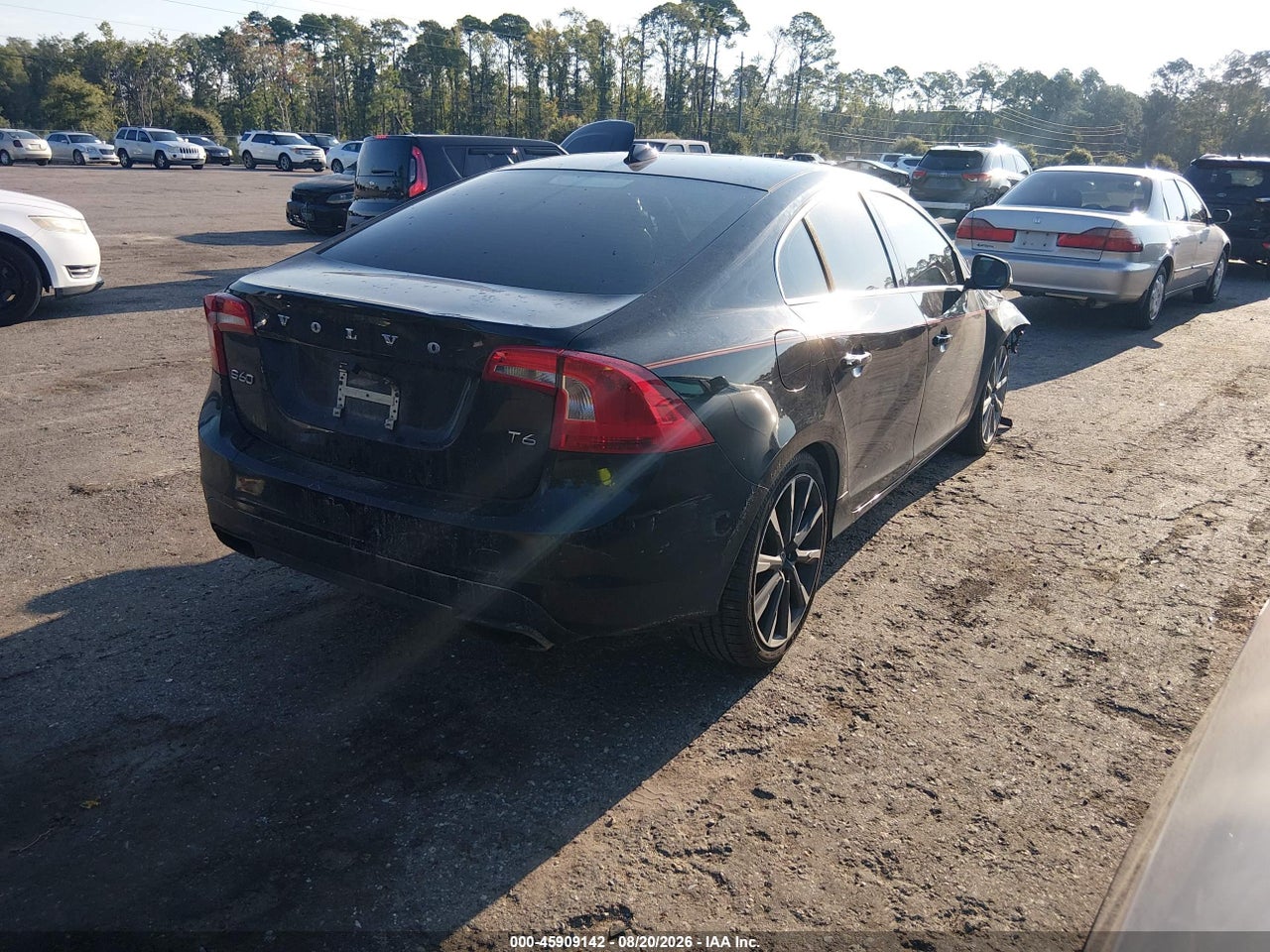 2015 VOLVO S60 T6 · 4/11