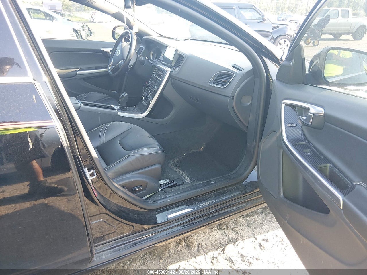 2015 VOLVO S60 T6 · 5/11