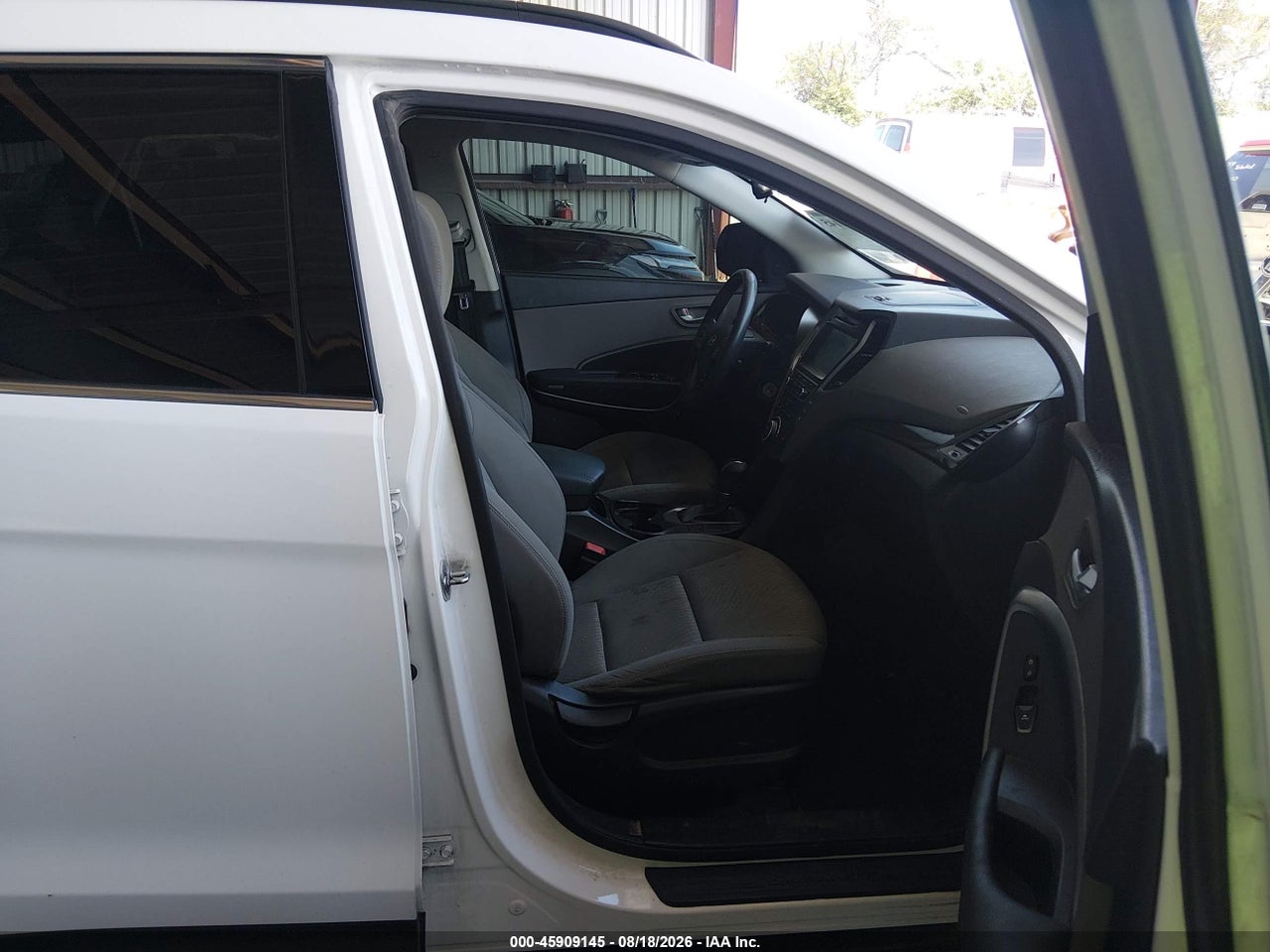 2017 HYUNDAI SANTA FE SE · 5/11