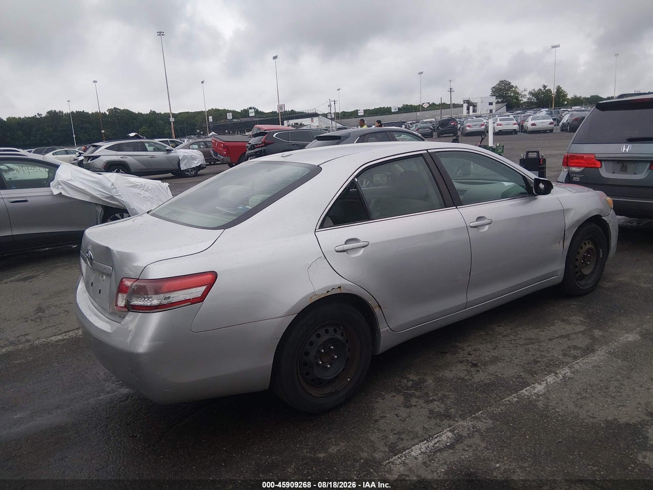 2011 TOYOTA CAMRY LE · 4/11