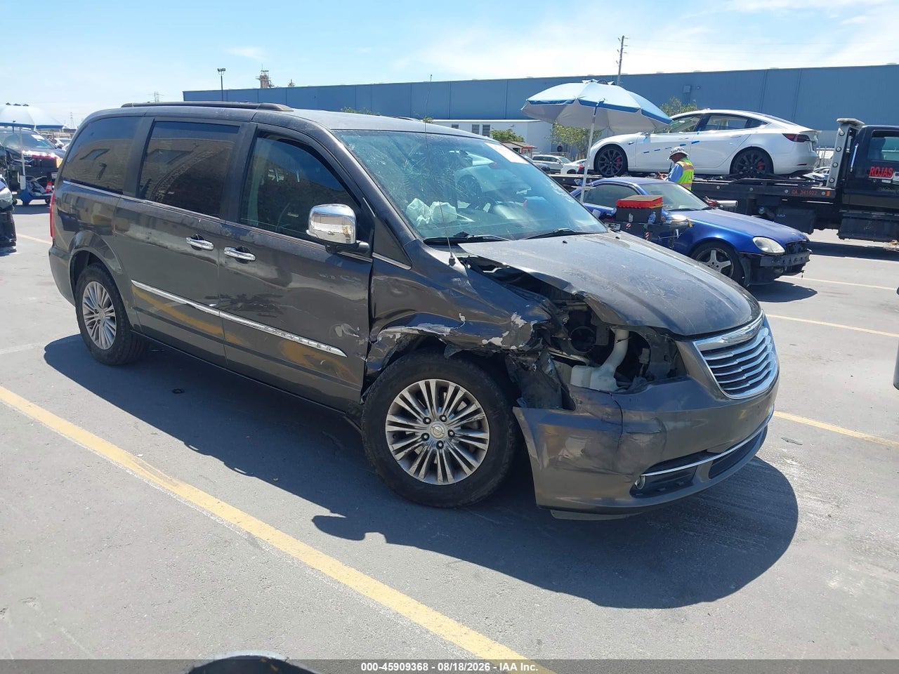 2C4RC1CG8GR****** · 2016 CHRYSLER TOWN &amp; COUNTRY TOURING-L ANNIVERSARY EDITION
