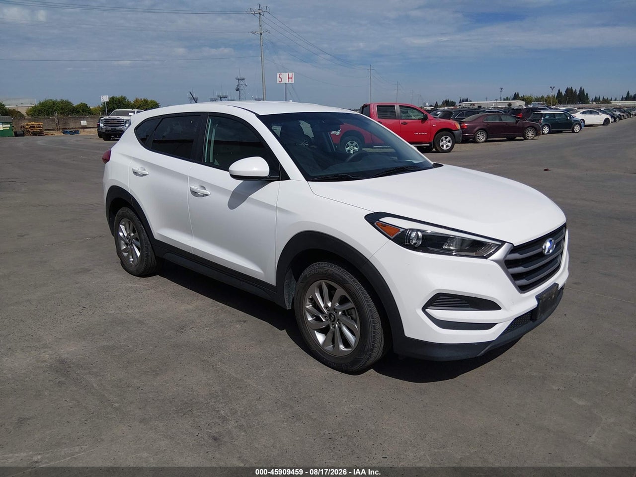 KM8J23A42JU****** · 2018 HYUNDAI TUCSON SE