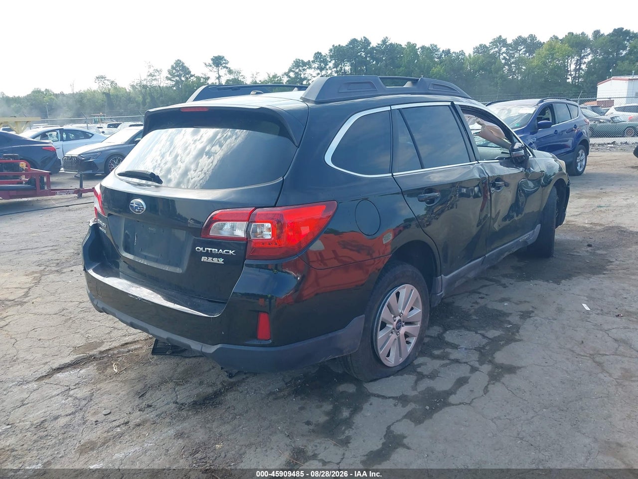 2015 SUBARU OUTBACK 2.5I PREMIUM · 4/10