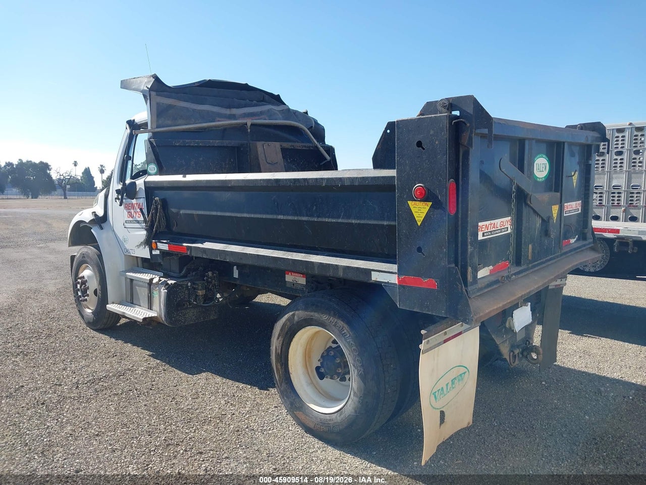 3ALACWFD4KD****** · 2019 FREIGHTLINER M2 106   · 3/4