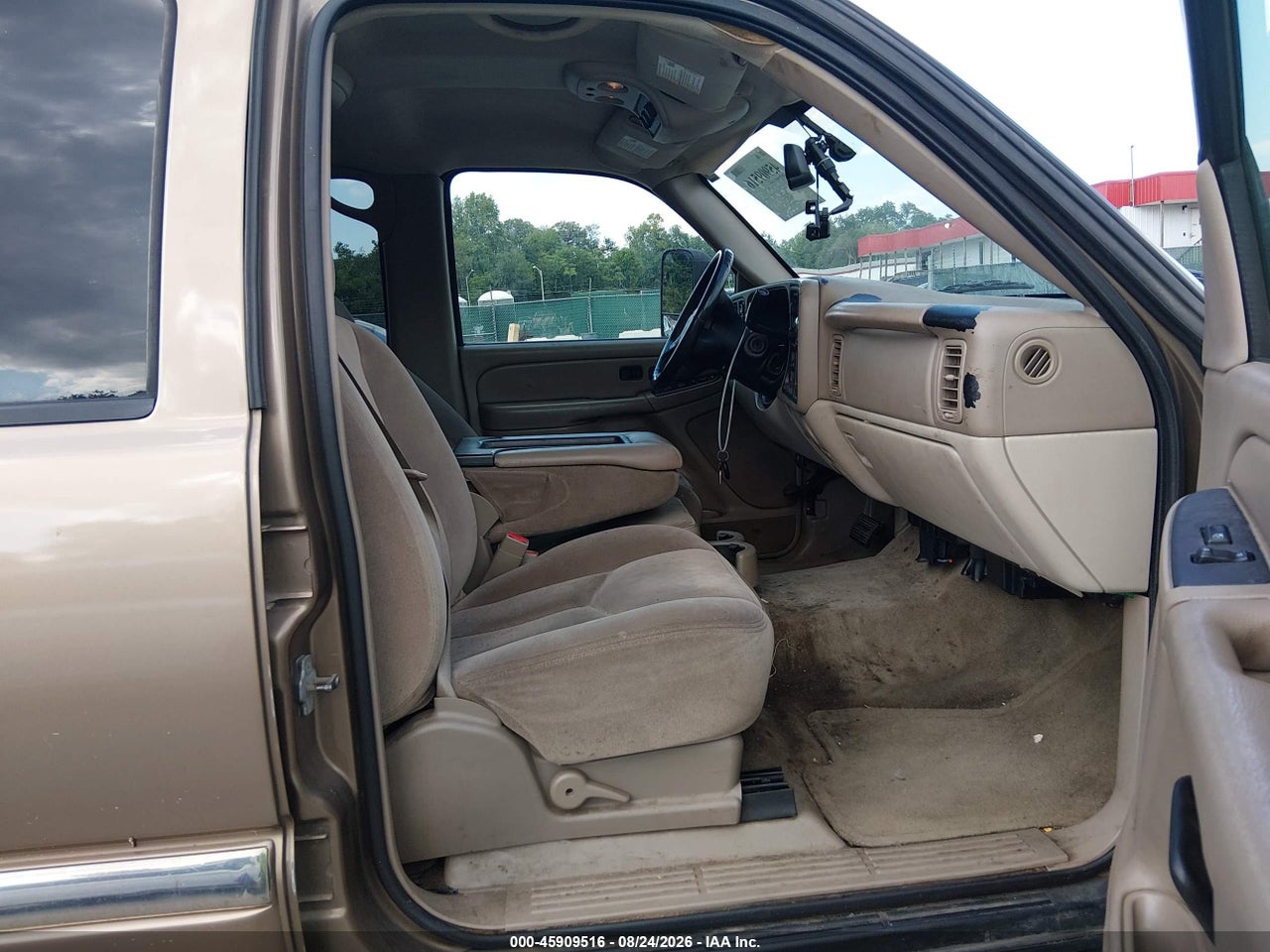 2004 GMC YUKON XL 1500 SLE · 5/11