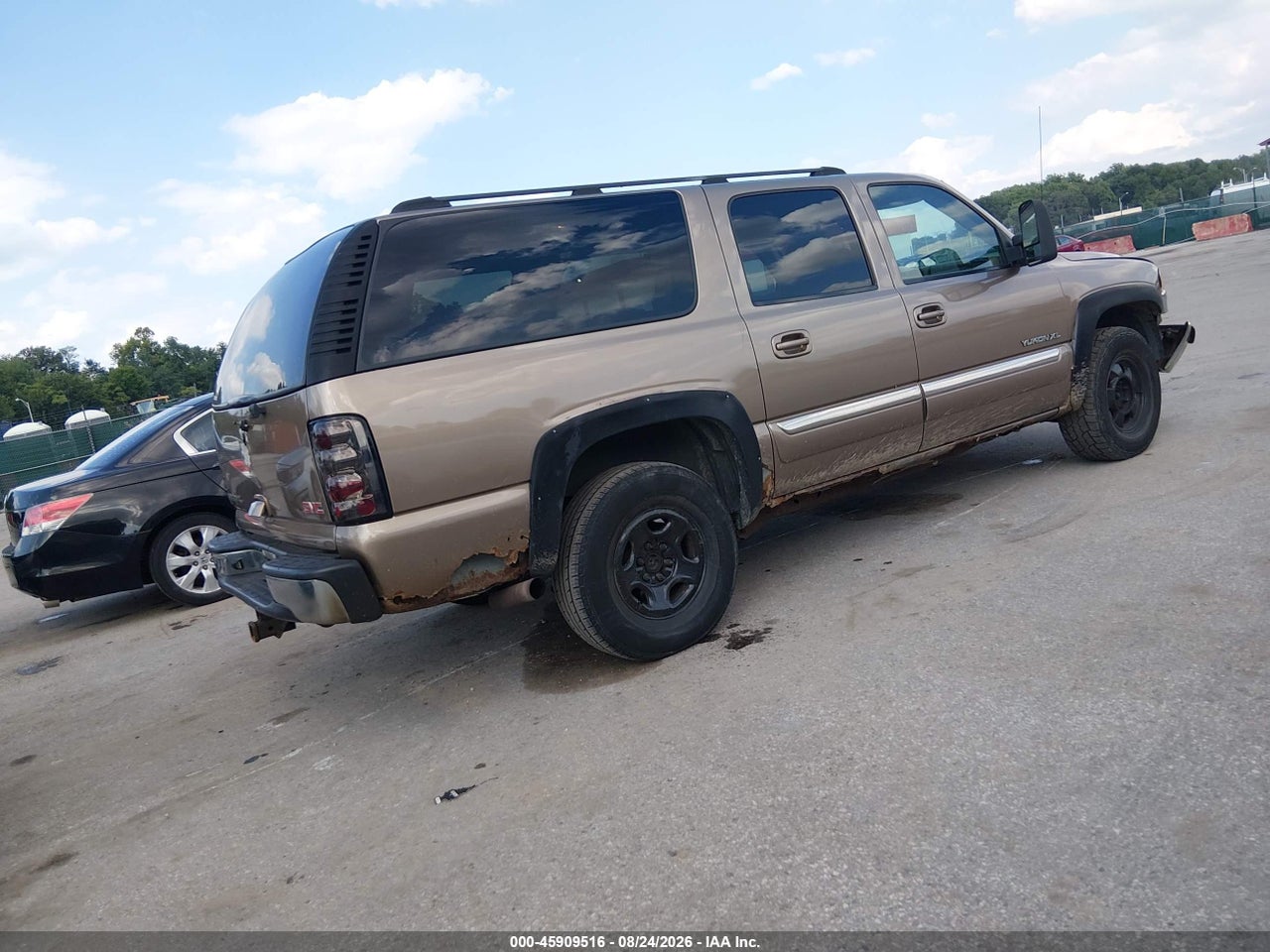 2004 GMC YUKON XL 1500 SLE · 4/11