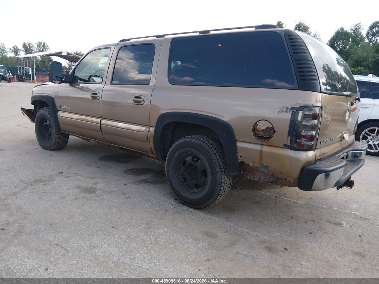 2004 GMC YUKON XL 1500 SLE · 3/11